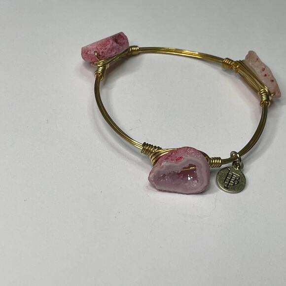 BOURBON & BOWETIES gold tone bracelet bangle PINK Druzy signed jewelry wire wrap - Picture 8 of 11